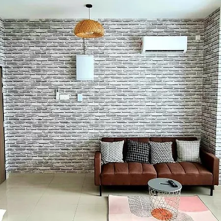 J&J Vacation Home@Novo8 Residence Kampong Tambak Exterior photo