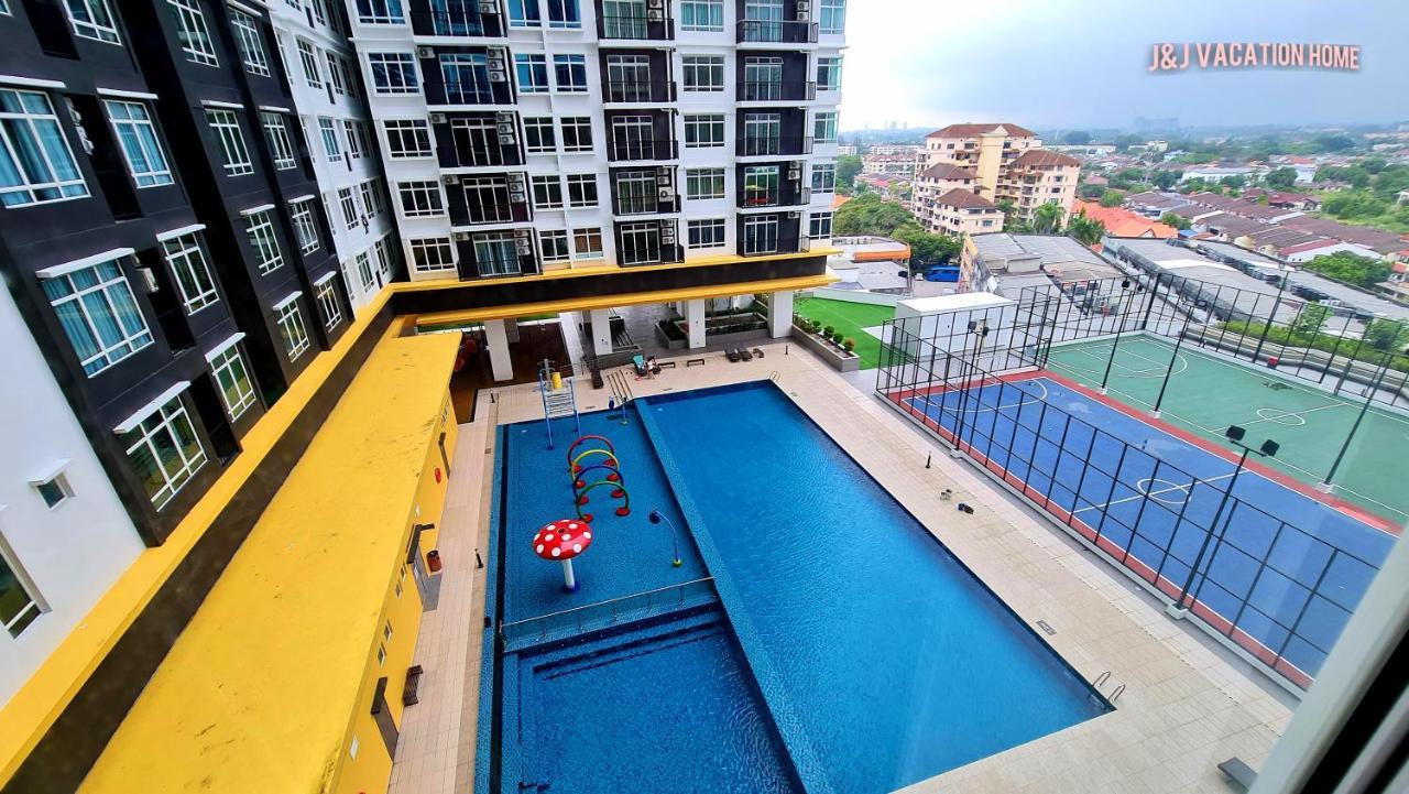 J&j Vacation Home@novo8 * Kampong Tambak